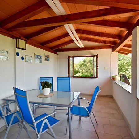 Relaxing Holiday House With Terrace Sea View Medulin Eksteriør billede